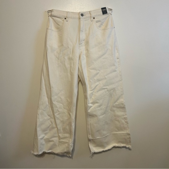 Abercrombie & Fitch • Annie High Rise Wide Leg Crop - Picture 2 of 9